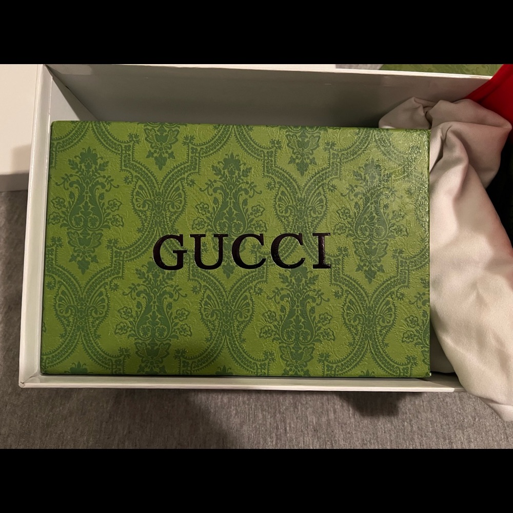 Gucci box